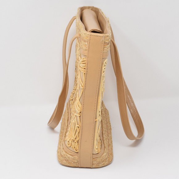 Stuart Weitzman Raffia Flower Purse Tan Woven Neutral Spring Summer - Picture 6 of 8